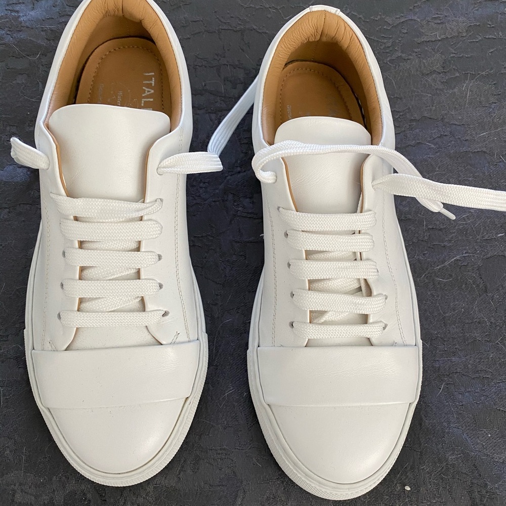 Italeau Sneakers new